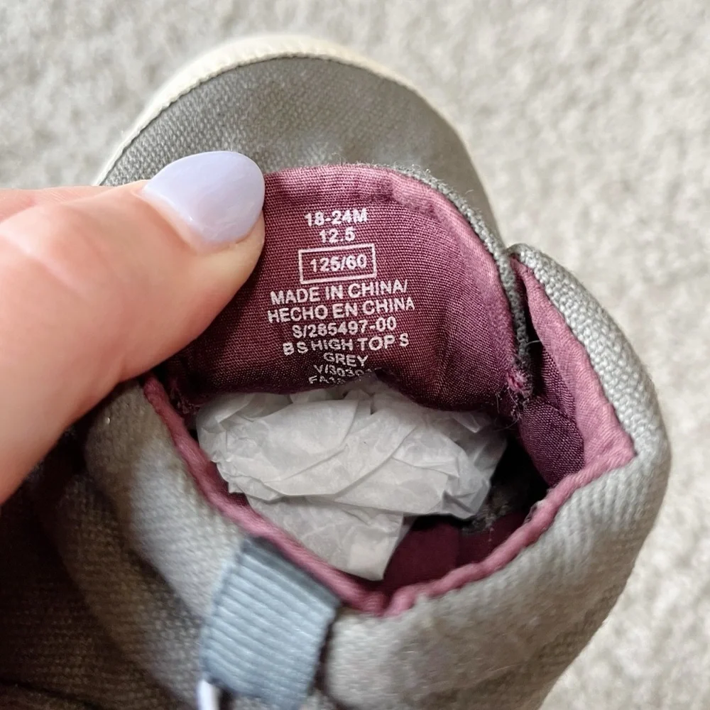 Old Navy Infant Boys Soft Sole High Top Sneakers Grey Size 18-24 Months NEW